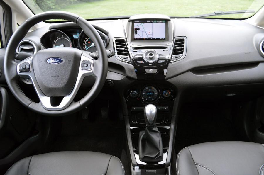  Ford Fiesta Titanium 2014 года  (фото 13 из 44)
